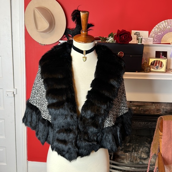 Cruella Deville capelet - Picture 2 of 7